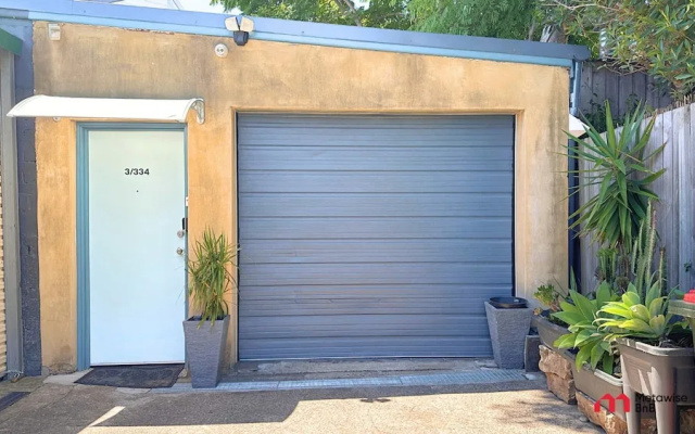 Metawisebnb 2BR Industrial Charm in Petersham