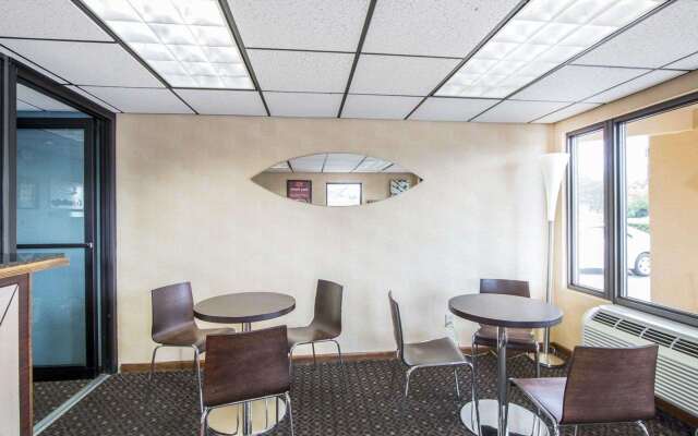 Econo Lodge Knoxville North