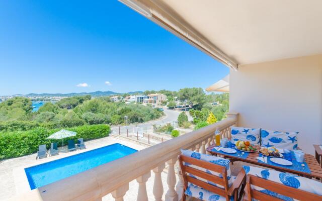 M&M - Apartment with sea views in Portocolom. Free WiFi