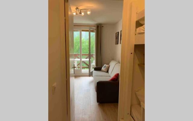 Studio chaleureux et ensoleillé !