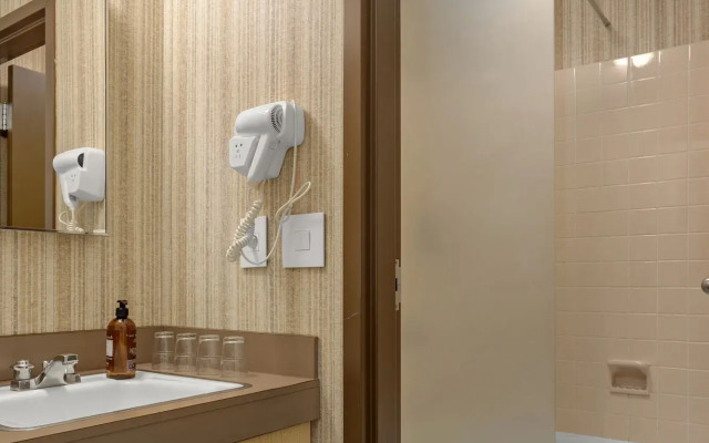 Konvin Hotel