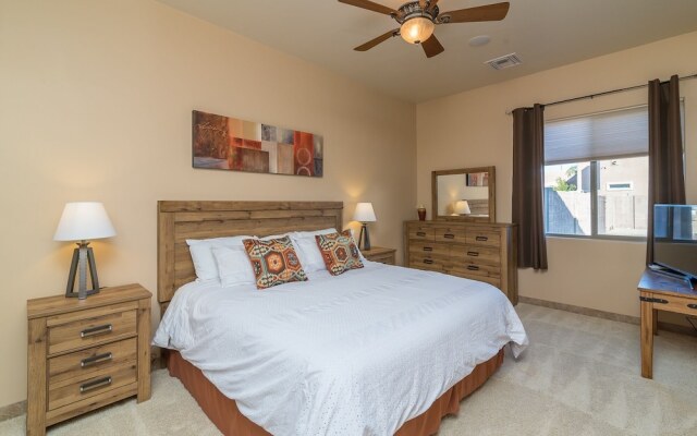 Casa Vista 4 Bedroom Home by RedAwning