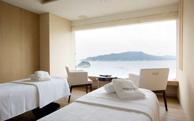 Toba Hotel International