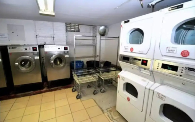 3 Bedroom Apartment Located In Manhattan