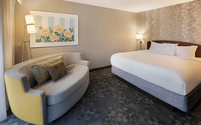 Courtyard by Marriott Grand Rapids Airport