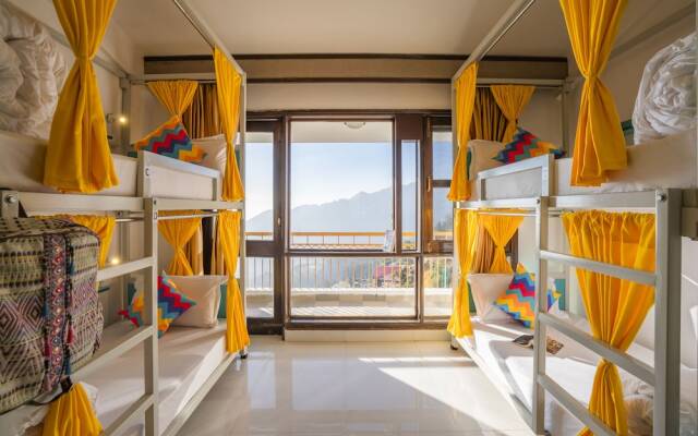 goSTOPS Mussoorie Picture Palace - Hostel