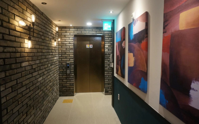 Hotel MU