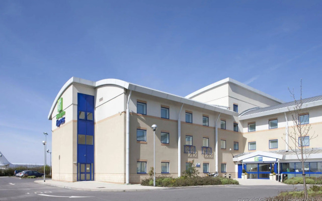 Holiday Inn Express Cardiff Airport by IHG