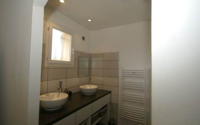 Modern Holiday Home in Porto-vecchio With Pool