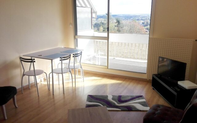 Studio in Montrichard, With Balcony and Wifi