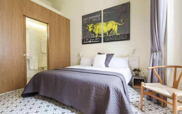 Uma Suites Pau Claris Barcelona
