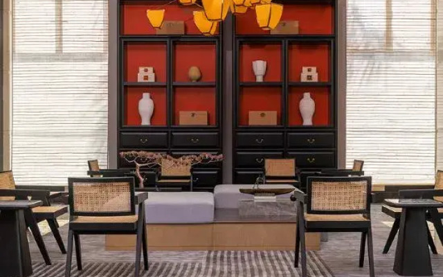 Qionghai Changlong Hotel (Yinhai Zaliang Street)