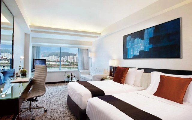Regal Riverside Hotel
