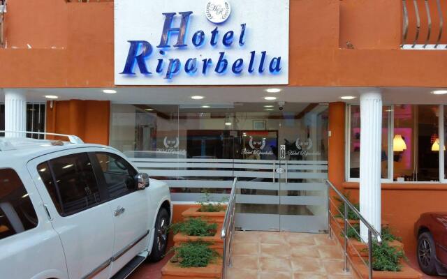 Hotel Riparbella