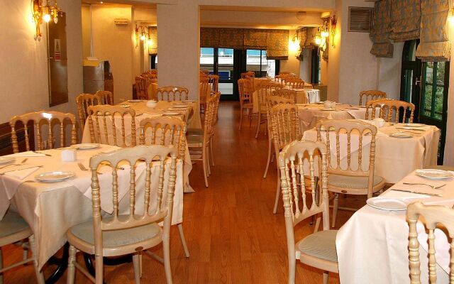 Delphi Art Hotel