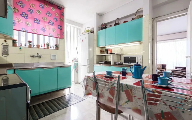 6 persons seaview Athens Riviera