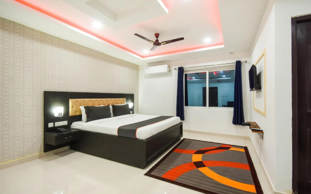 Red Velvet Premium by OYO Rooms