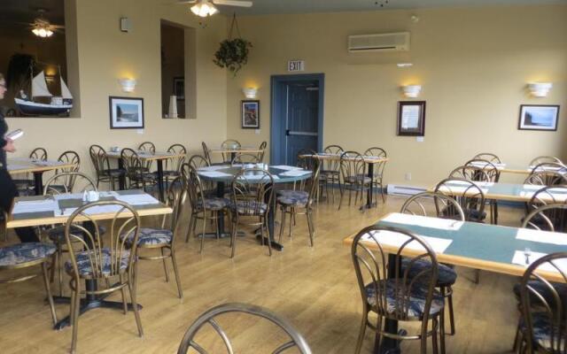 Parkland Village Inn