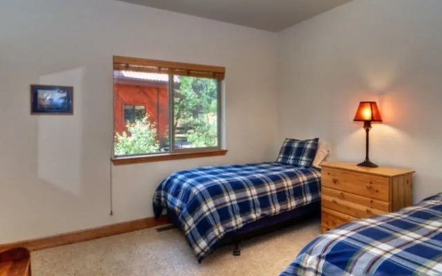 Perfect Fit 4 Br home by RedAwning