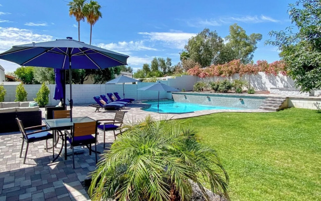 Luxe Desert Home w/ Heated Pool: 3 Mi to Kierland!