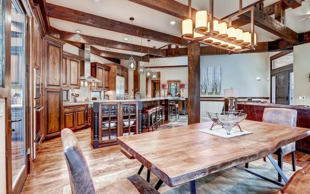 Rocky Mountain Lodge