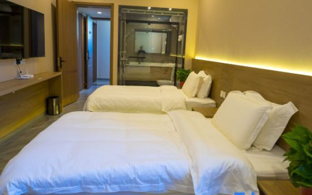 Xifeng Homestay (Mount Wuling West Peak Scenic Area)
