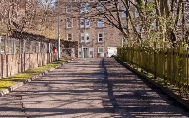 Tranquil Place in Dundee near Docks