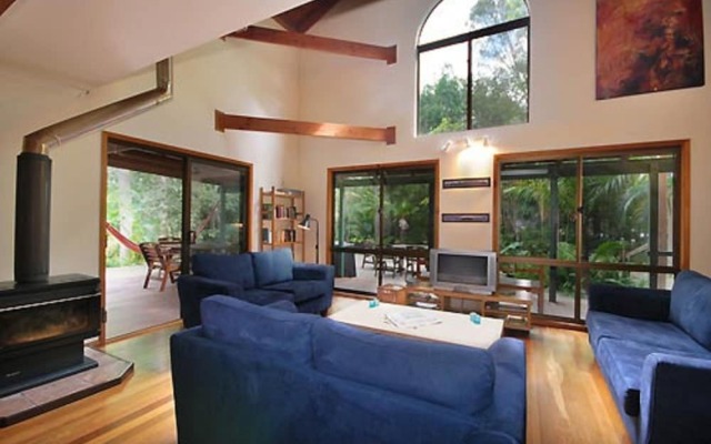 Planula Bed & Breakfast Retreat