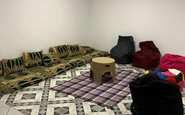 El Karnak Hostel