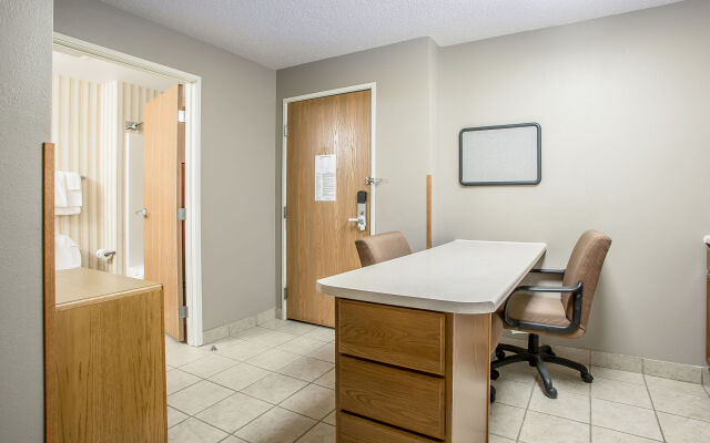 MainStay Suites Cedar Rapids North - Marion