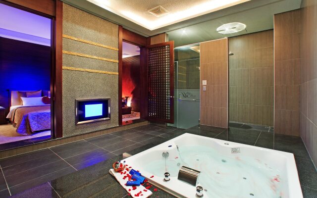 Blue Coast Spa Motel