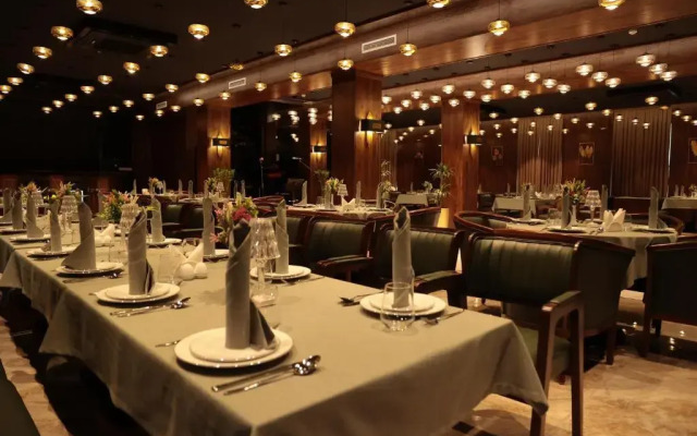 Regal Hotel By Grand