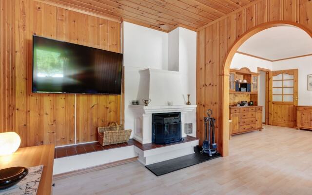 Cozy Holiday Home in Kuhlungsborn near Baltic Sea Coast