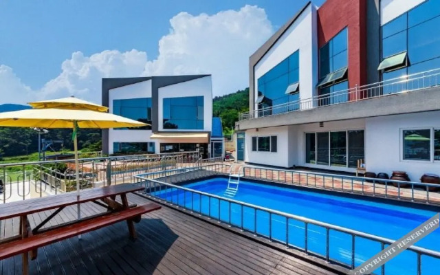 Namhae Amigo Pension