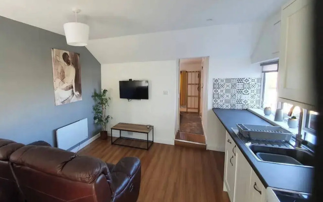 Seaview-petsok-patio-1br