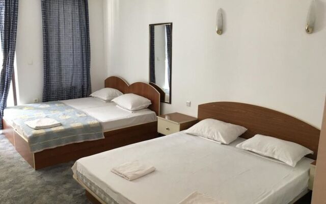 Hotel Corona by Asteri Hotels