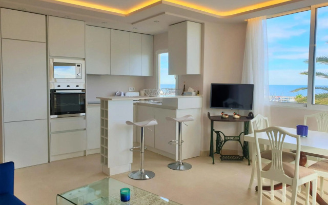 Fantastic Apartment In Front Of The Sea & Marina