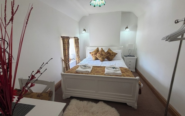 Farmhouse-sleeps 5-near Alton Towers/peak Dist