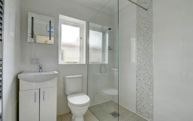 Luxurious Holiday Home in Saundersfoot With Fireplace