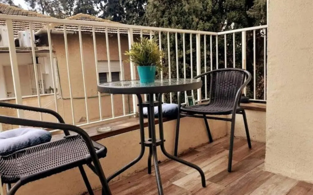 magical apartment close to the Baha'i Gardens