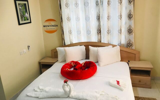 Menyinda Hotel and Restaurant