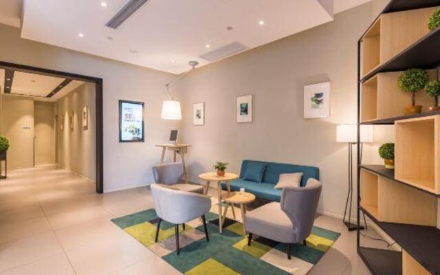 Home business hotel (suqian west lake road bus station)