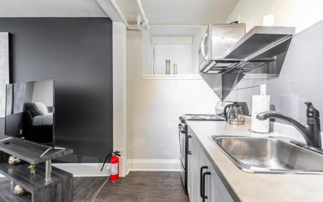 2BR Boutique Condo-prime Location DT Hamilton