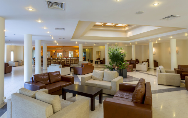 Blue Sea Holiday Village - Image 2