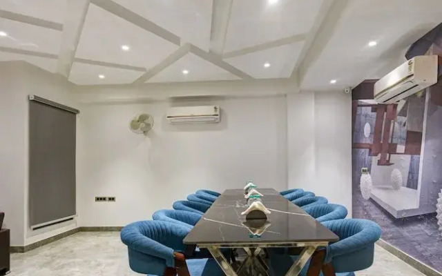 Suite Grand Plaza Noida