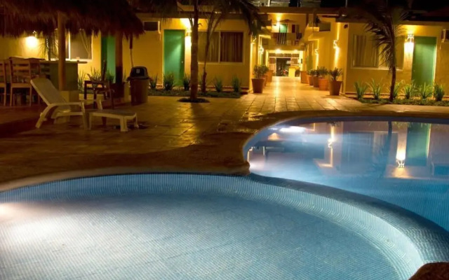 Las Arenas Bungalows Melaque