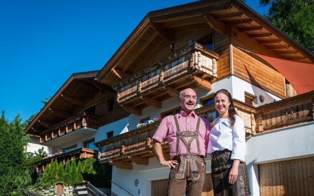 Ferienhaus Chalet Schlossblick Tirol