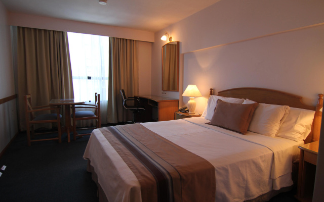 Crystal Palace Hotel - Image 3