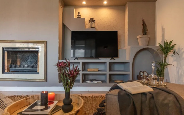 Wukro - 2 Bedrooms and Terrace in Chamber