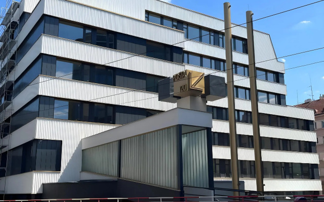 Post 120 Suites